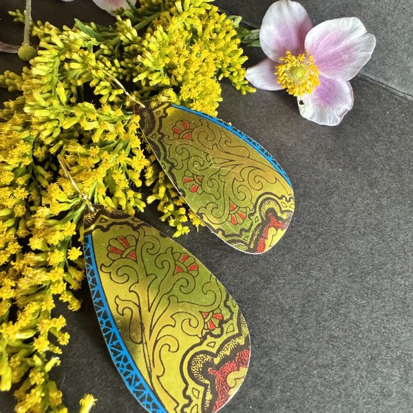 Flower Outlines Large Tear Shiny Tin Earrings